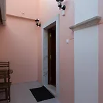 Spacious 3-bedroom Triplex With Terrace In Apartment
