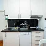 Spacious 3-bedroom Triplex With Terrace In Lägenhet