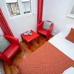 Spacious 3-bedroom Triplex With Terrace In Lägenhet *