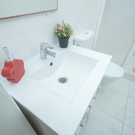 דירה Spacious 3-bedroom Triplex With Terrace In *