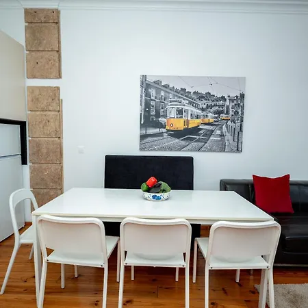Spacious 3-bedroom 3 Doblebed 1 Sofabed 2 Bathroom Triplex With Terrace In * Lissabon