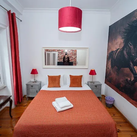 Spacious 3-bedroom 3 Doblebed 1 Sofabed 2 Bathroom Triplex With Terrace In * Lissabon