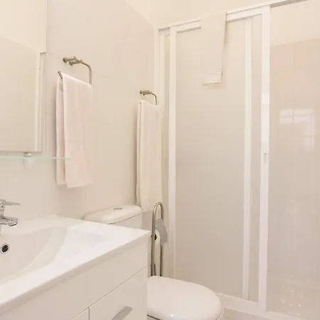 アパート Spacious 3-bedroom Triplex With Terrace In リスボン