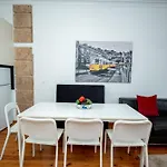 شقة Spacious 3-Bedroom Triplex Apartment With Terrace In Central Lisbon