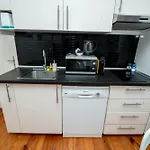 Spacious 3-Bedroom Triplex Apartment With Terrace In Central Lisbon شقة *