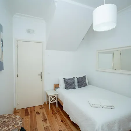 Spacious 3-Bedroom Triplex Apartment With Terrace In Central Lisbon * Lisboa